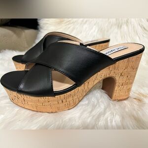 New Steve Madden black platform sandals - size 9.5